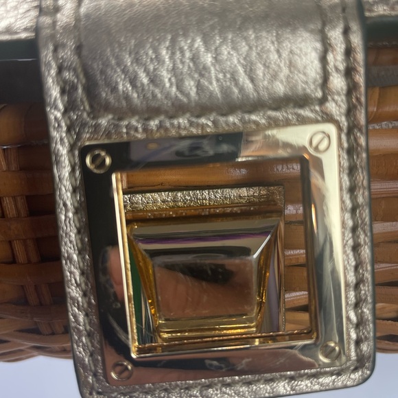 MICHAEL KORS wicker/leather baguette clutch Gold Tone Turn Lock - Picture 13 of 13